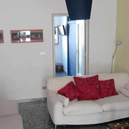 Brighting Penthouse And Balcony דירה *